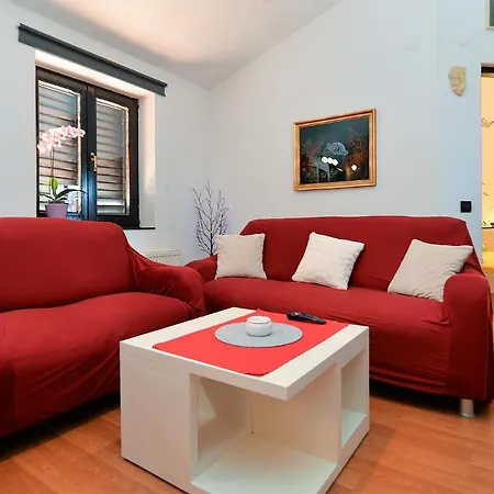 With Parking Space Banjole, - 20675 Pula