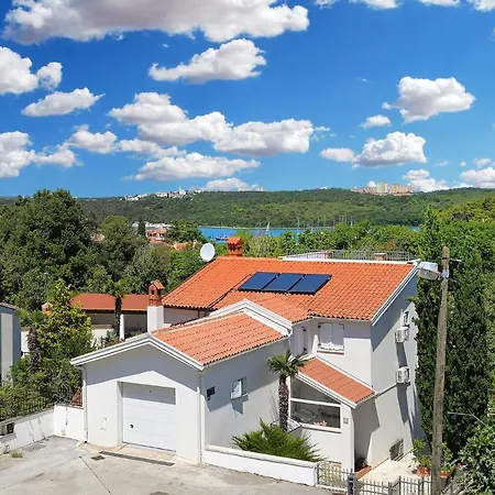 With Parking Space Banjole, - 20675 *