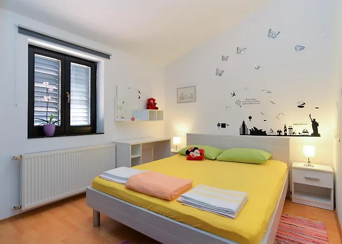 Apartment With Parking Space Banjole, - 20675 Pula