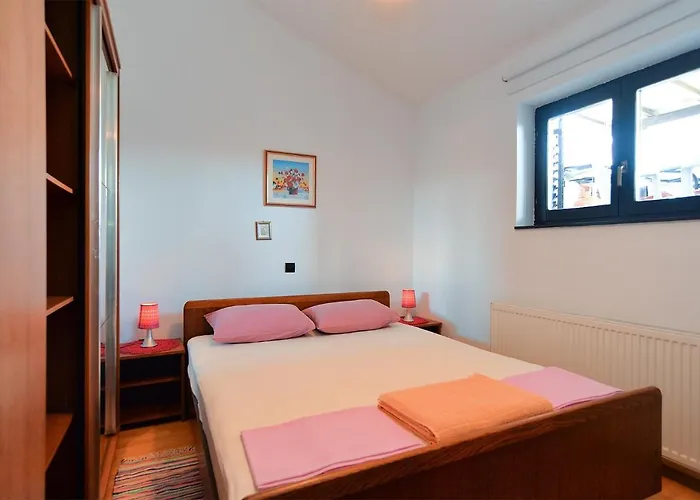 Apartment With Parking Space Banjole, - 20675